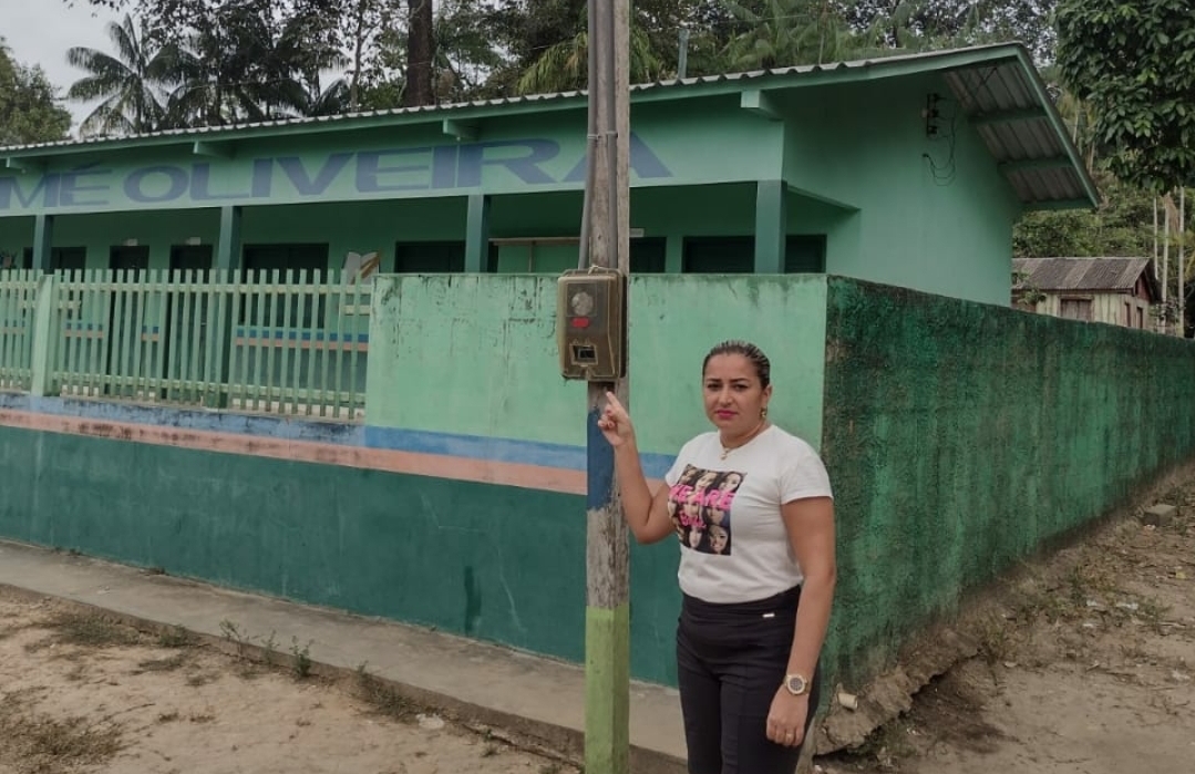 Adrienne Cidade solicita padrão de Energia Elétrica para escola Tomé Oliveira no Capanazinho