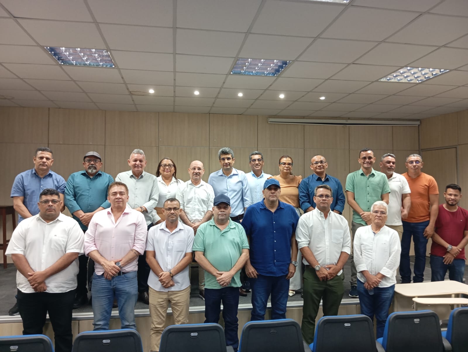 Após viagem a Manaus, vereadores prestam contas à população manicoreense