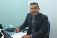 Charles Meireles indica reforma de escola na comunidade de Bom Fim