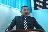 Charles Meireles solicita desobstrução de bueiros em Manicoré