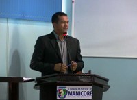 Luzinei Delgado alerta sobre lixo jogado na Orla de Manicoré e solicita informações sobre a falta de dinheiro em caixa eletrônico