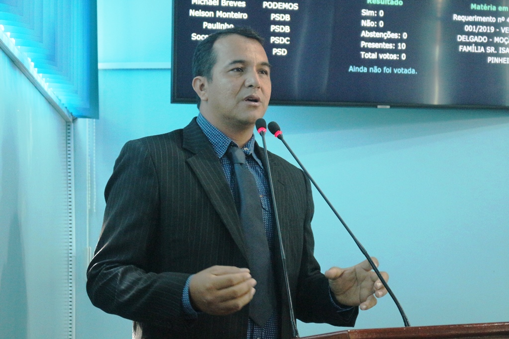 Luzinei Delgado busca solucionar problemas no bairro do Lulinha