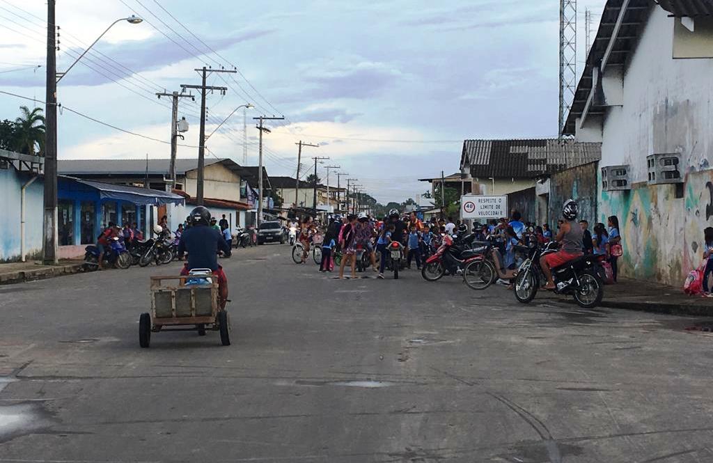 Michael Breves solicita inserção de lombadas nas proximidades de todas escolas de Manicoré