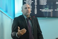 Michel Breves solicita rede elétrica para comunidade de Catutuba e recuperação da Ladeira próximo a igreja de São Domingos Sávio