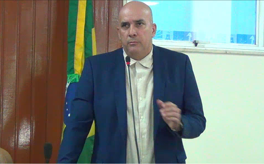 Michelzão justifica ausência por motivo de saúde