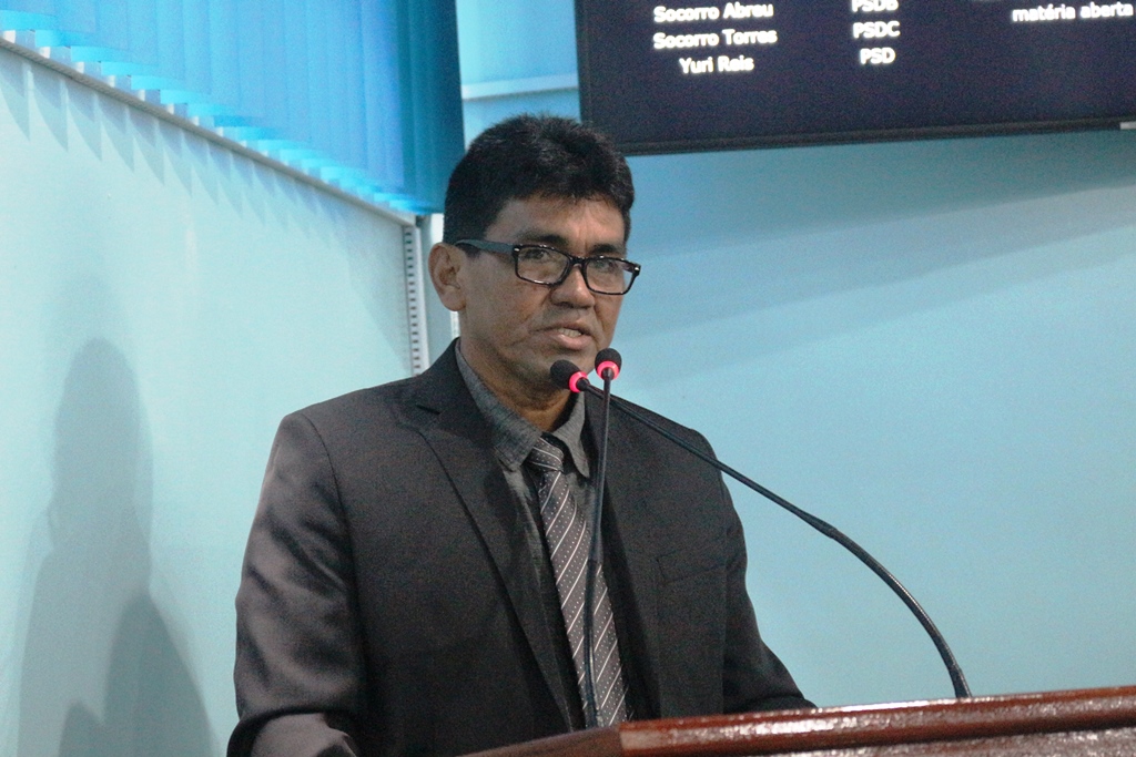 Paulinho solicita construção de rede elétrica, reforma de escola e escadaria em comunidades da zona rural de Manicoré 