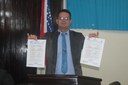 Presidente Newton Neto solicita tapa-buraco próximo a Praça da Melancia Presidente Newton Neto solicita tapa-buraco próximo a Praça da Melancia