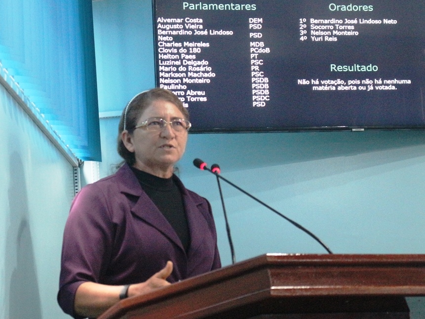 Socorro Torres indica reforma de escola na comunidade de Braço Grande 