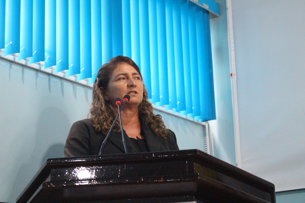 Socorro Torres sugere reforma da Escola Municipal Santa Luzia
