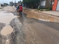 Zé Ivan solicita recuperação na Avenida Governador José Lindoso